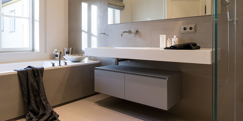 Wanne und Walk-In Dusche